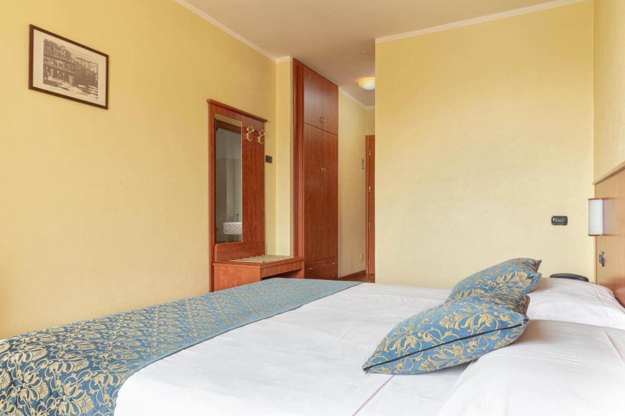 Hotel Postumia Дособуоно Екстериор снимка