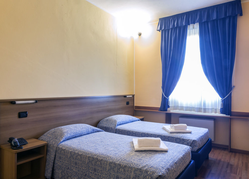 Hotel Postumia Дособуоно Екстериор снимка