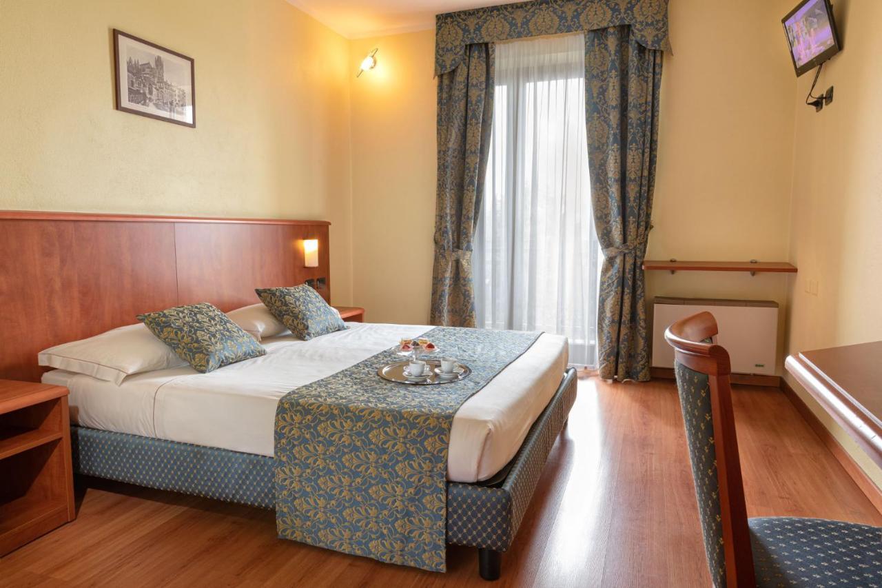 Hotel Postumia Дособуоно Екстериор снимка