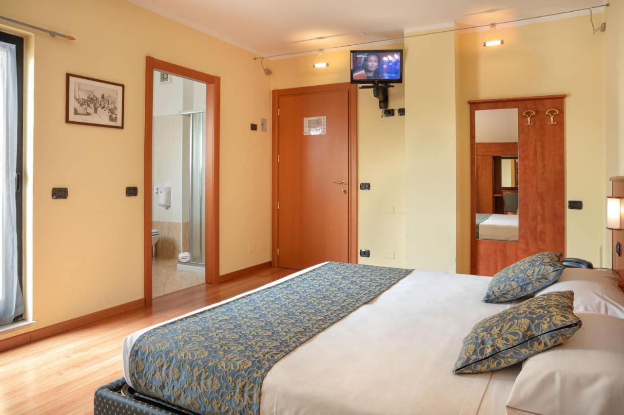 Hotel Postumia Дособуоно Екстериор снимка