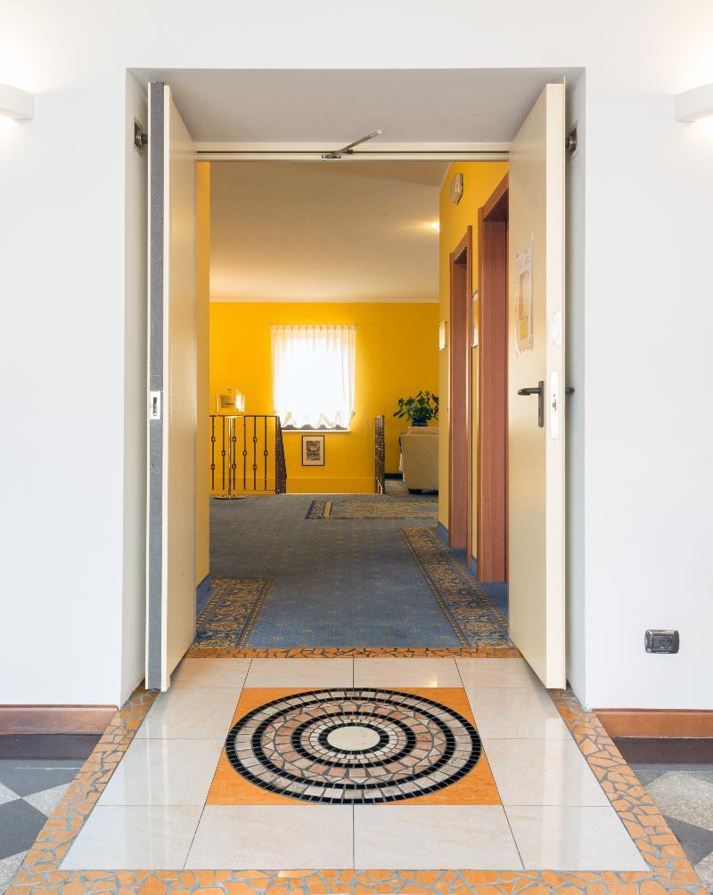 Hotel Postumia Дособуоно Екстериор снимка